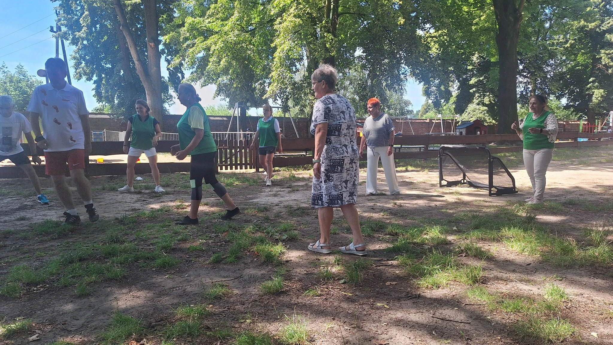 Gogle VR i walking futbol – innowacje dla seniorów w Bojanowie — zdjęcie 9