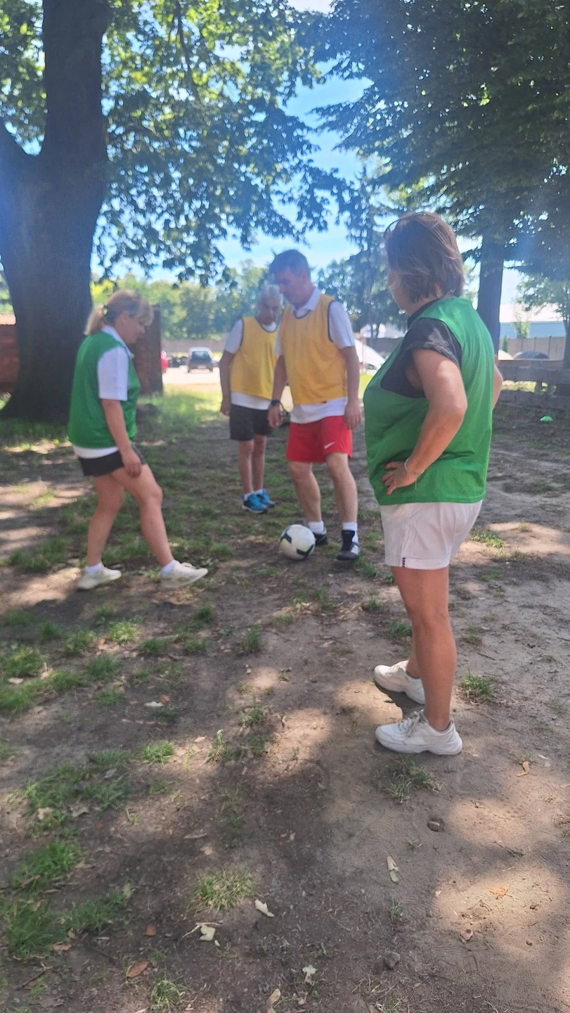 Gogle VR i walking futbol – innowacje dla seniorów w Bojanowie — zdjęcie 10