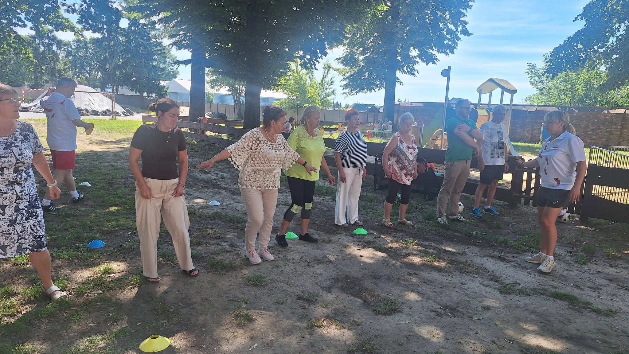 Gogle VR i walking futbol – innowacje dla seniorów w Bojanowie — zdjęcie 18