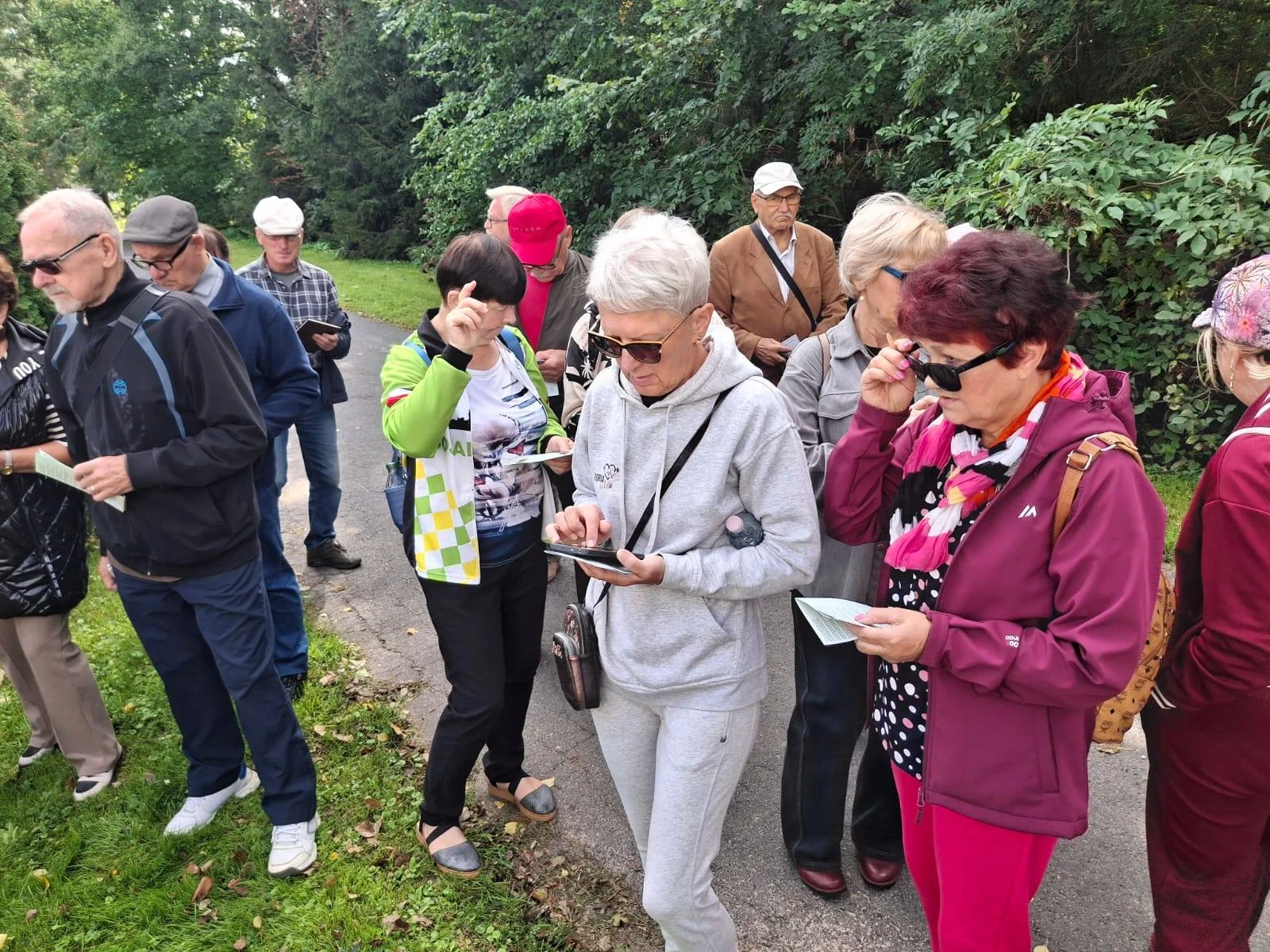 Klub Seniora śpiewa karaoke – zabawa gwarantowana! — zdjęcie 13
