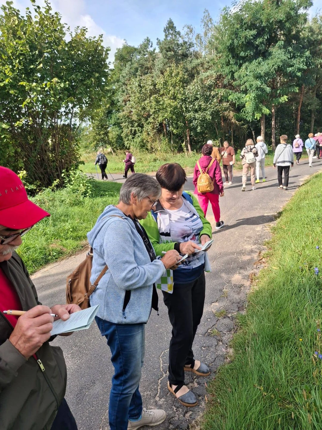 Klub Seniora śpiewa karaoke – zabawa gwarantowana! — zdjęcie 14