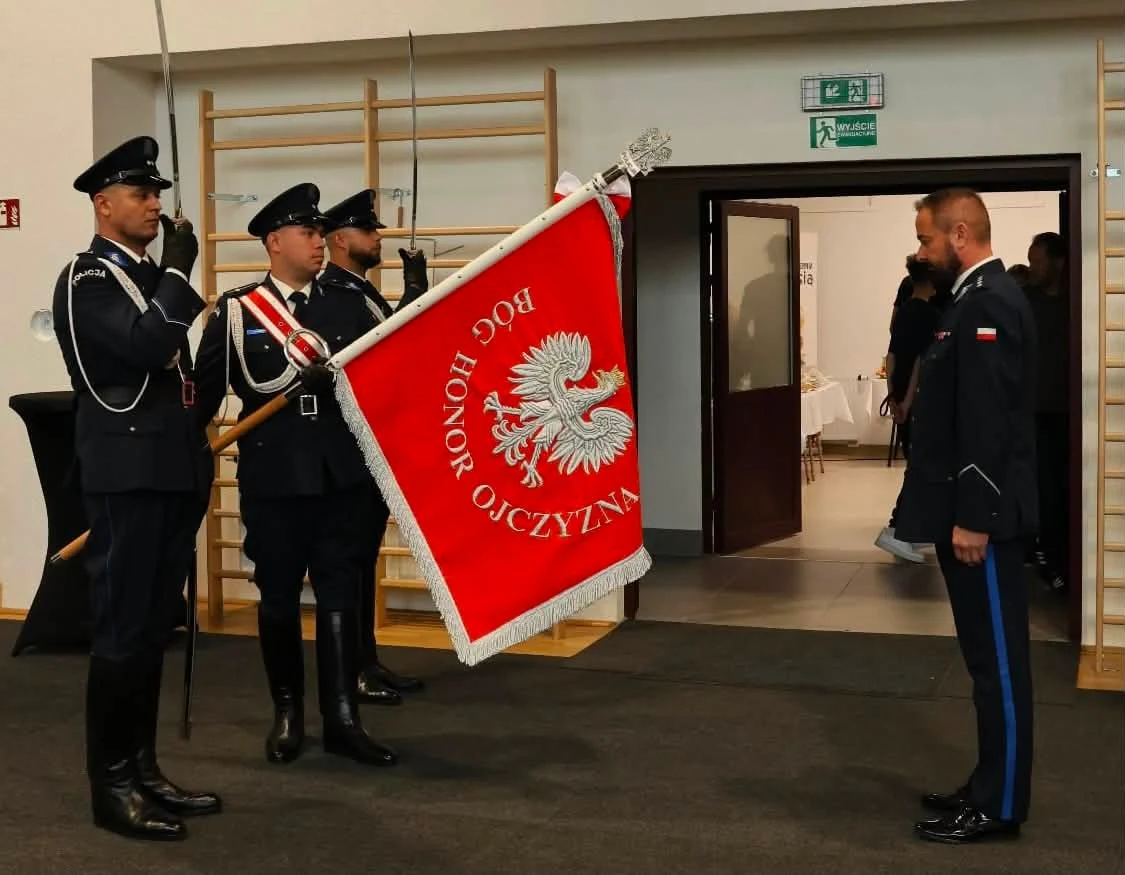 Święto Policji w Rawiczu: awanse, odznaczenia i nowy sztandar