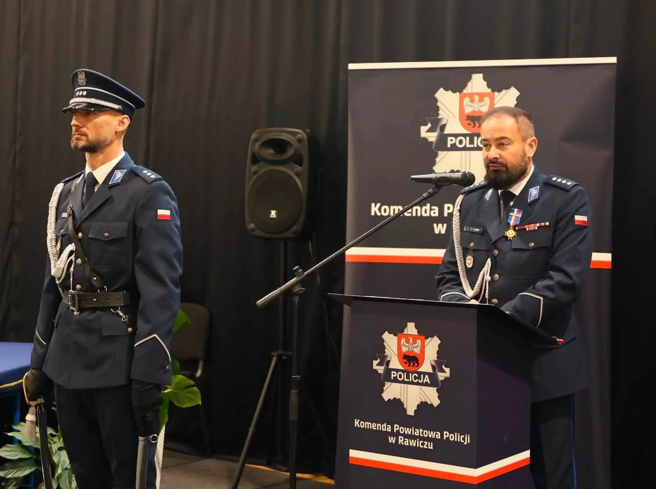 Święto Policji w Rawiczu: awanse, odznaczenia i nowy sztandar — zdjęcie 40
