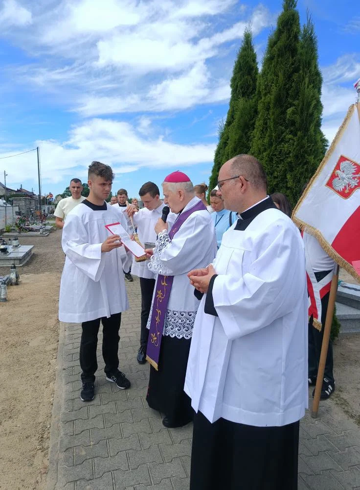 Msza biskupa Balcerka w hołdzie siostrom więzionym w obozie w Bojanowie — zdjęcie 8