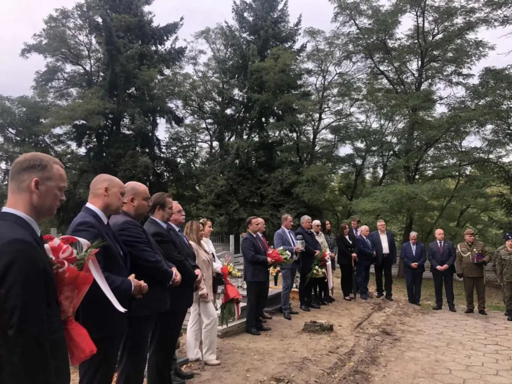 Uroczyste odsłonięcie pomnika Stefana Bobrowskiego w Łaszczynie