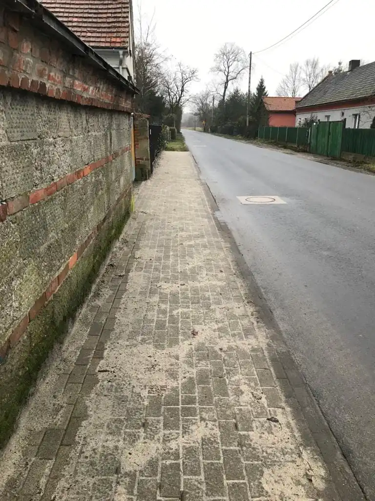 Taka współpraca musiała przynieść efekty – nowy chodnik w Gierłachowie