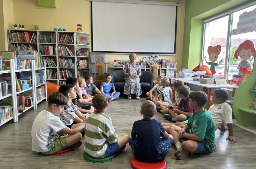  Wakacyjne i Luźne Zajęcia z Uczniami w Bibliotece