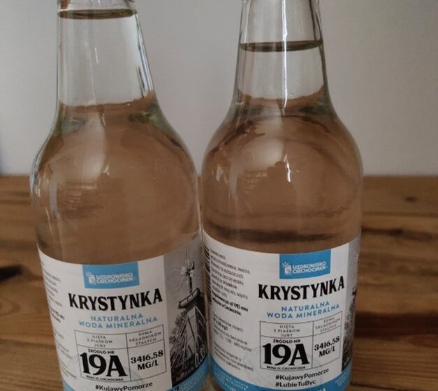 Możliwa obecność szkła w butelkach wody mineralnej