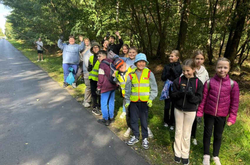  Sprzątanie Świata w Golinie Wielkiej – uczniowie zadbali o czystość okolicy