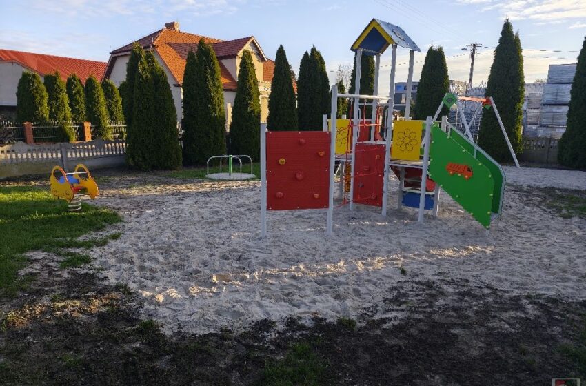  Nowe urządzenia na placu zabaw w Golinie Wielkiej